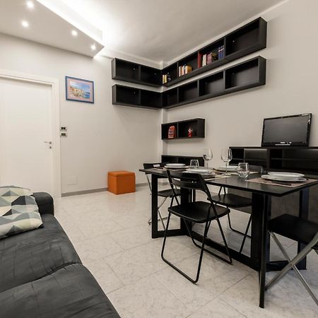Tra Porta Susa E Piazza Statuto -Cortile Interno- Turín Exterior foto